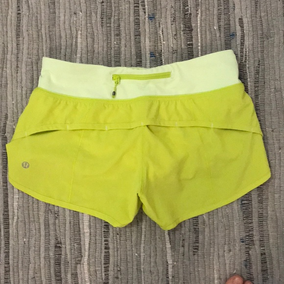 Lululemon Speed Short - 4 way stretch - lime - Picture 2 of 4